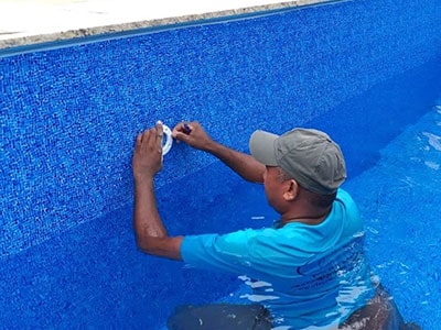 Instalação hidráulica em piscina